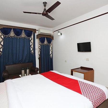 Oyo Capital O 5879 Radha Damodar Residency Hotel Puri Exterior photo