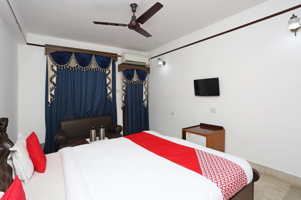 Oyo Capital O 5879 Radha Damodar Residency Hotel Puri Exterior photo