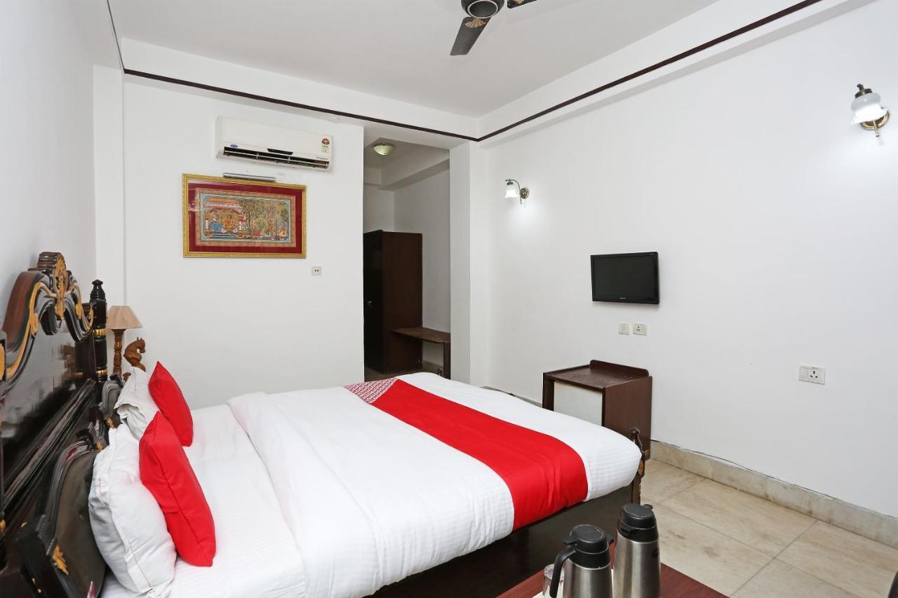 Oyo Capital O 5879 Radha Damodar Residency Hotel Puri Exterior photo