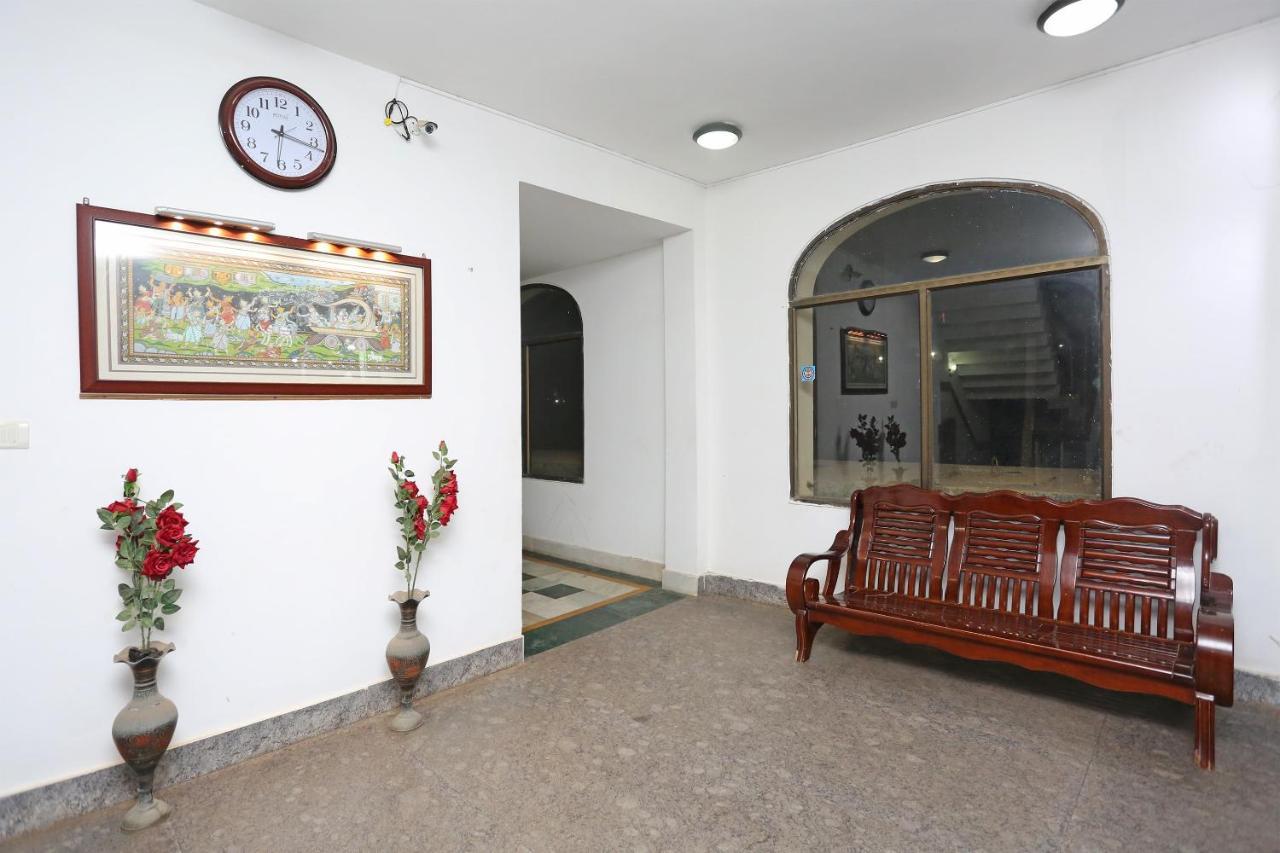 Oyo Capital O 5879 Radha Damodar Residency Hotel Puri Exterior photo