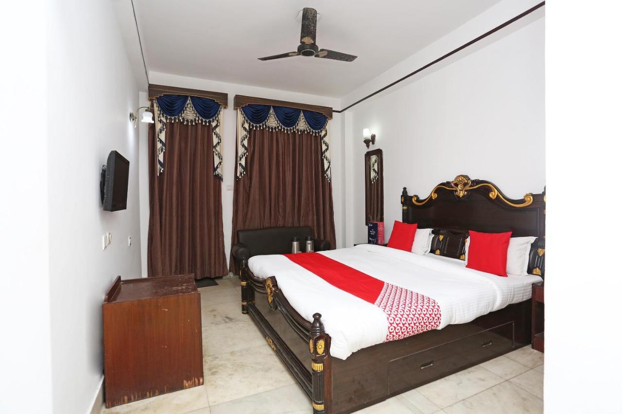 Oyo Capital O 5879 Radha Damodar Residency Hotel Puri Exterior photo