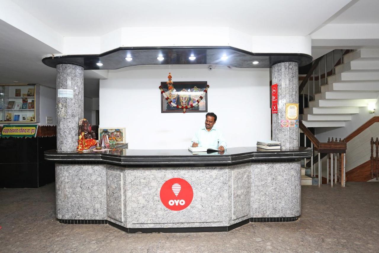 Oyo Capital O 5879 Radha Damodar Residency Hotel Puri Exterior photo